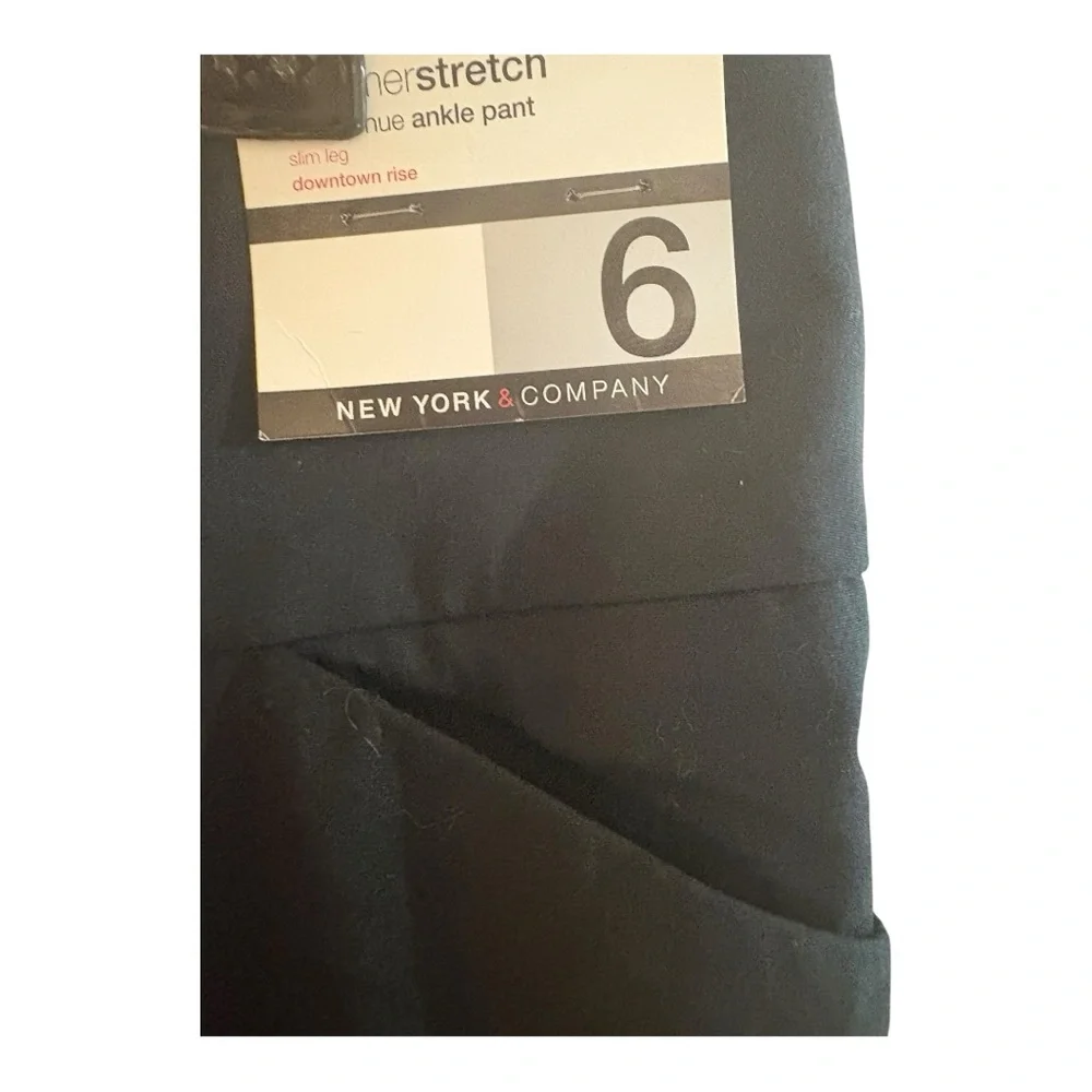 New York & Company Black Cropped Pants - Picture 4 of 6